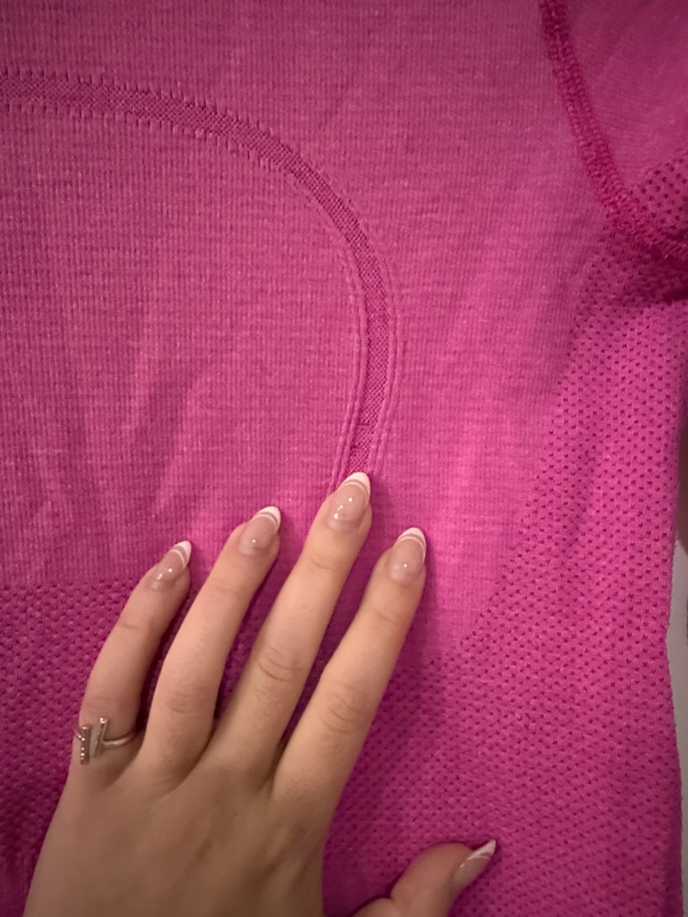 Lightly worn lululemon Women's Long-Sleeve Seamless Active Top - Hot Pink size 4 - Picture 8 of 13